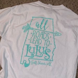LuLu’s T-shirt Large